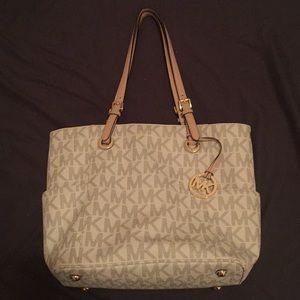 Hardly use,mint like brand new.